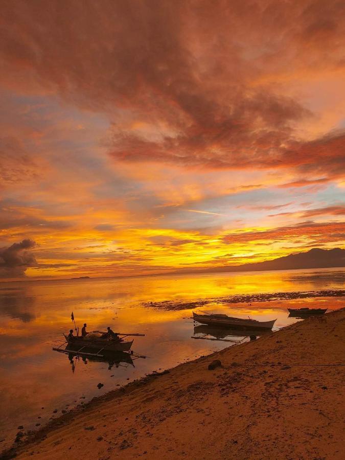 White Bada Guesthouse Siquijor Bagian luar foto