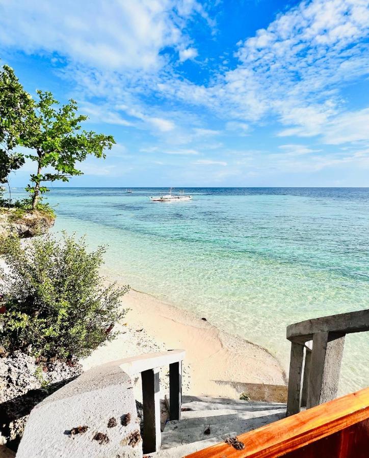 White Bada Guesthouse Siquijor Bagian luar foto