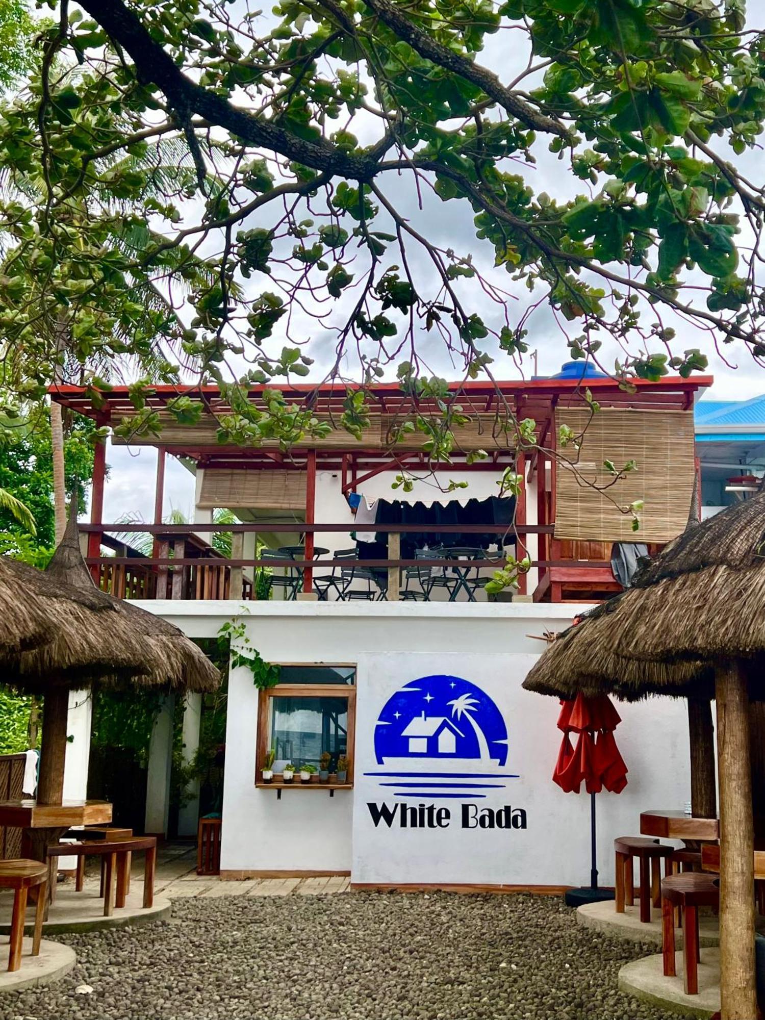 White Bada Guesthouse Siquijor Bagian luar foto