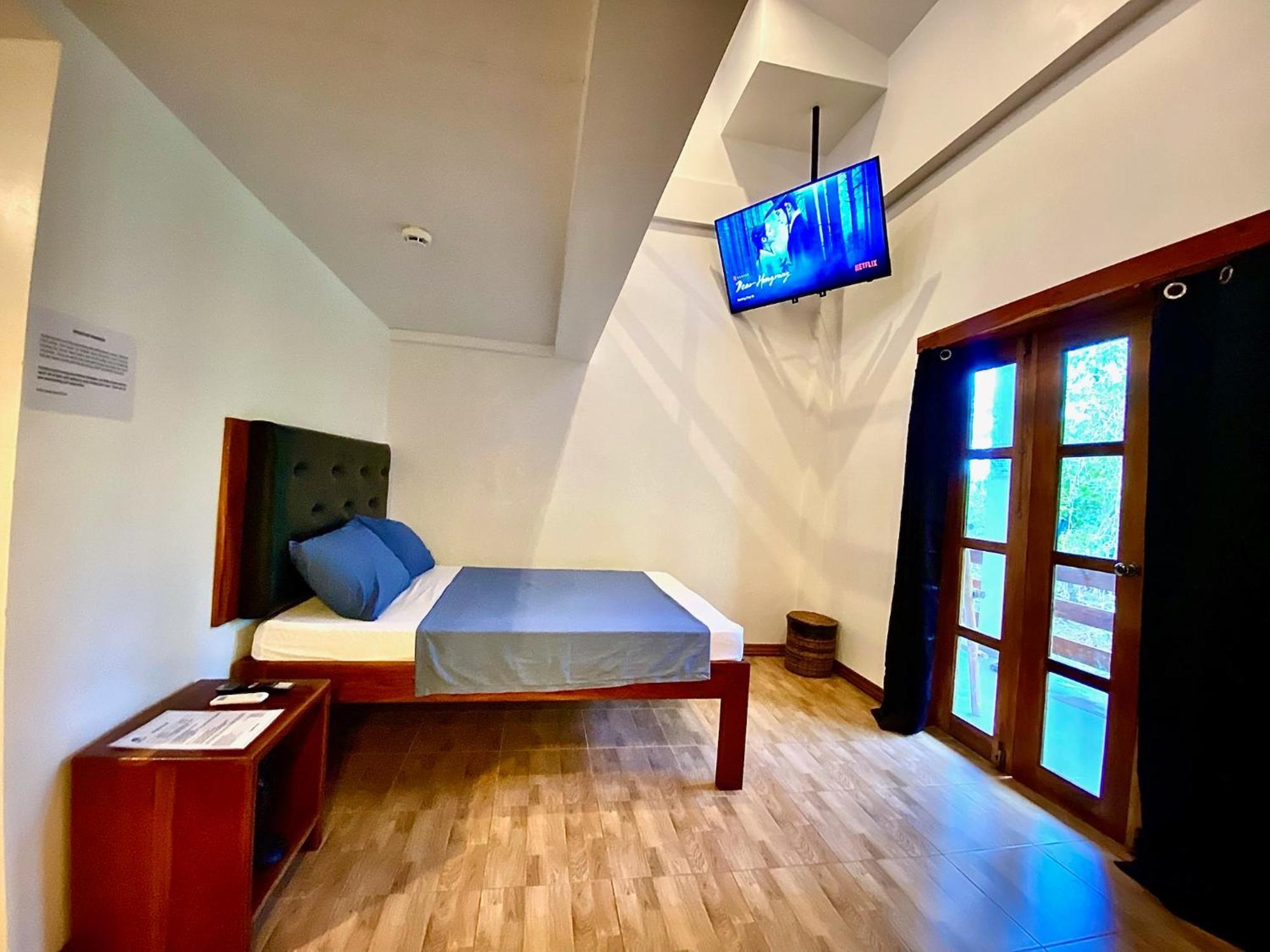 White Bada Guesthouse Siquijor Bagian luar foto